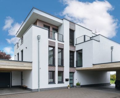Exklusives Architektenhaus von 2020: Tolle Architektur, 7 Zimmer, schöner Terrasseblick