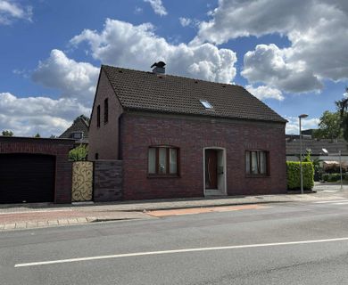 Freistehendes, großzügiges Einfamilienhaus im Moerser Josefviertel