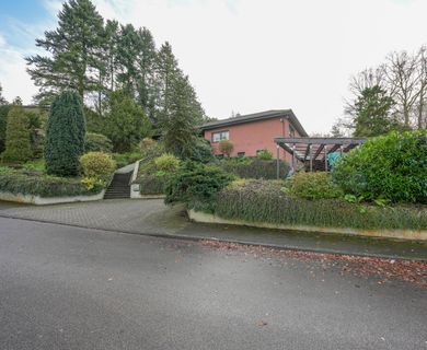 Exklusives Einfamilienhaus mit Einliegerwohnung, großzügigem Grund und vielseitigen Möglichkeiten!