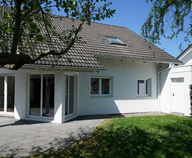 Weber-Traumhaus in sonniger Lage mit uneinsehbarem Garten in Ratingen-Lintorf!