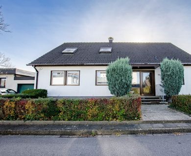 Einfamilienhaus mit Garage, Stellplatz, Garten, Vollkeller in Unna