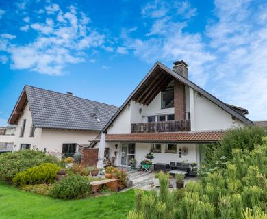 Großzügige Maisonette-Dachgeschosswohnung mit ca. 100 m², großer Loggia und Blick zum Fleyer Wald