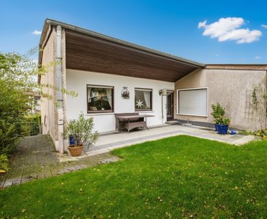 Einfamilienhaus mit Einliegerwohnung und Garage Unna-Massen