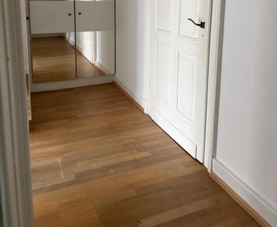 2-Zimmer Altbau mit Balkon zum Verlieben: Renoviert in Pempelfort!