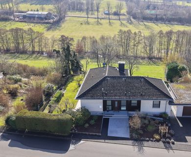 Hachenburg Stadtrand! Top gepflegtes + 2015 umfangreich modernisiertes Wohnhaus inkl. Weitblick!
