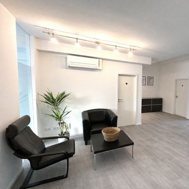 Düsseldorf-Stadtmitte! Großzügige Bürofläche! Provisionsfrei für den Mieter!