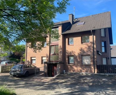 Ideal für 2 Personen! Attraktive 3,5-Zimmer-Wohnung im ruhigen 3-Parteienhaus mit 2 Bädern  und  Balkon