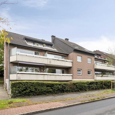 Attraktive 2-Zimmer-Stadtwohnung mit zwei Balkonen und Garage in Ratingen-Mitte
