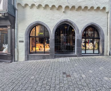 Exklusive Ladenfläche in Limburgs ältestem Steinhaus zu vermieten-ideal für Kunst-Mode-Fotografie!