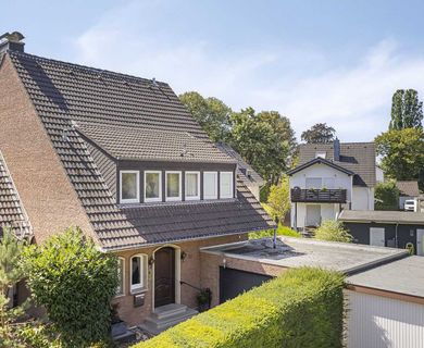 Großzügiges Einfamilienhaus mit nicht einsehbarem Garten in Ratingen-Süd