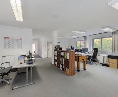 Modernes Arbeiten in zentraler Lage: Vermietete Gewerbefläche mit Büros und Sozialräumen in Milspe!