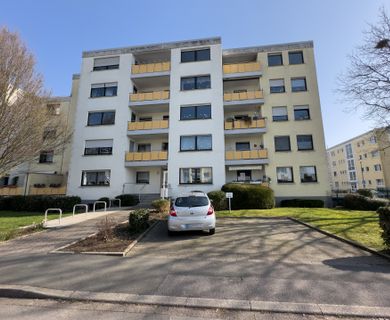 4 Zimmerwohnung mit Balkon, Aufzug, Keller und Garage