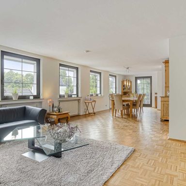 Großzügige Maisonettewohnung mit 900 m² Garten  und  Garage in Breitscheid