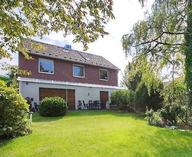 Hochwertiges Einfamilienhaus auf parkähnlichem Grundstück in bester Lage von Ratingen-Tiefenbroich!