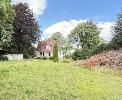 Traumhaftes Grundstück mit feststehendem Einfamilienhaus