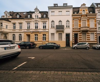 Historischer Charme trifft modernen Wohnkomfort – stilvolle Erdgeschosswohnung in Mönchengladbach