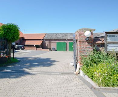 Ausstellungsfläche auf altem Gehöft