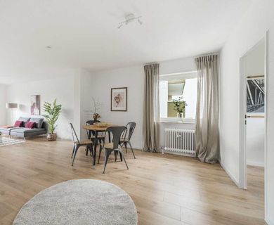 Provisionsfrei und Bezugsfertig: 4-Zimmer-Whg. mit Loggia und TG-Stellplatz in Erkrath-Unterfeldhaus