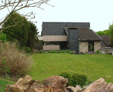 Freistehendes Einfamilienhaus mit traumhaftem Grundstück in ruhiger, zentrumsnaher Lage von Haan