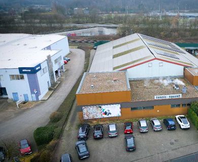 Provisionsfrei: Tennis- und Squashhalle mit Gastronomie in Ratingen-Tiefenbroich