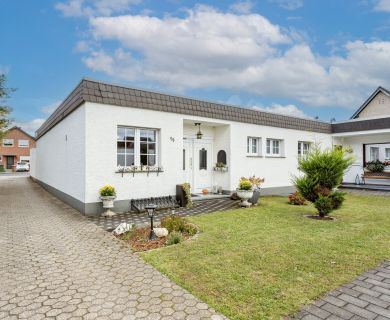 Charmanter Bungalow mit idyllischem Innenhof in Toplage