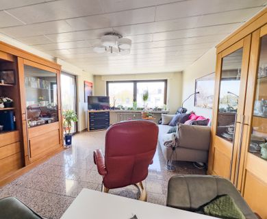 4 Zimmerwohnung mit Balkon, Aufzug, Keller und Garage