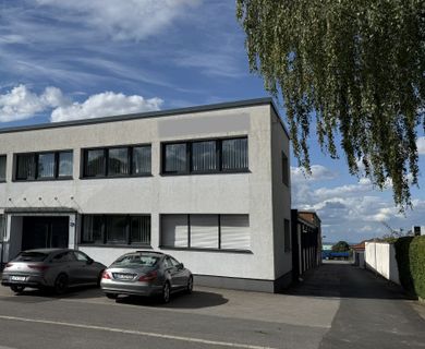 *Provisionsfrei* ca. 119m² Bürogebäude und ca. 600m² Halle