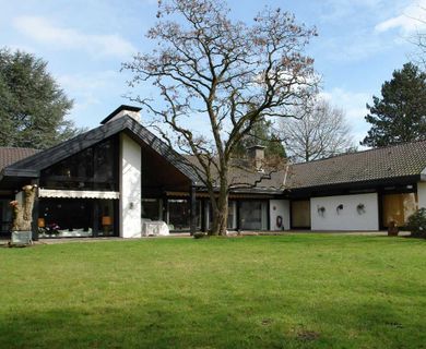 Einzigartiges Einfamilienhaus mit Einliegerwohnung am Landschaftsschutzgebiet in Ratingen-Lintorf