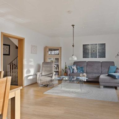 Top-Zustand: Familienfreundliches Reihenhaus mit Garage und Carport in Wülfrath