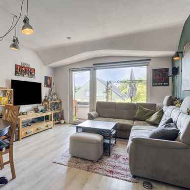 Gemütliche 3-Zimmer-Wohnung mit Tiefgaragenstellplatz und Loggia in Düsseldorf-Lichtenbroich