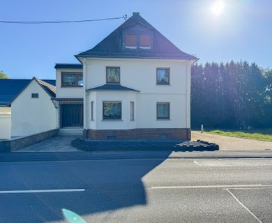 *RESERVIERT* Vielseitiges Wohnhaus mit Charme in Niederahr – ideal als Ein- oder Mehrfamilienhaus!