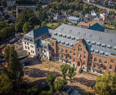 Erstbezug-Hochwertige drei Zimmerwohnung mit Dachterrasse im historischen Kloster Marienborn!