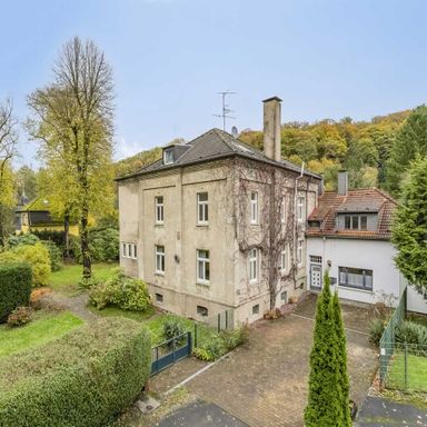 Ehemalige Direktorenvilla mit erheblichem Entwicklungspotenzial in Heiligenhaus