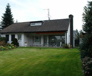 Freistehend in Lintorf: Hier genießen Sie jeden Sonnenstrahl