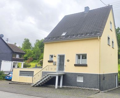Renovierungsbedürftiges Einfamilienhaus mit Garten und reichlich Potenzial!