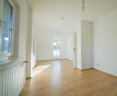 Freistehendes Einfamilienhaus mit Garten und Sonnenbalkon - Foto 2