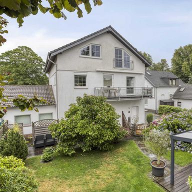 Wohnen wie im Haus: Maisonettewohnung mit 900 m² eigenem Garten in Breitscheid