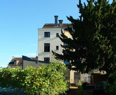 Wohn- und Geschäftshaus mit charmantem Altbau-Flair in zentraler Lage von Hilden !