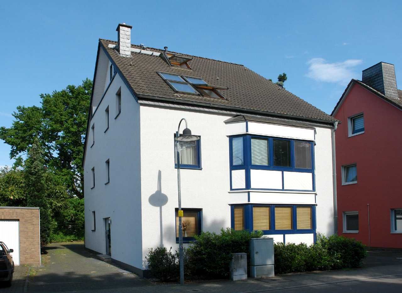 Haus-/Straßenansicht