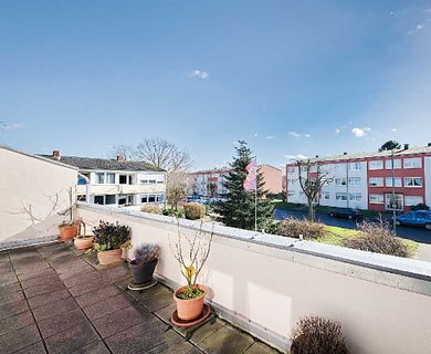 Attraktive 3-Zimmer-Eigentumswohnung mit großem Balkon und Garage in Dormagen-Zons