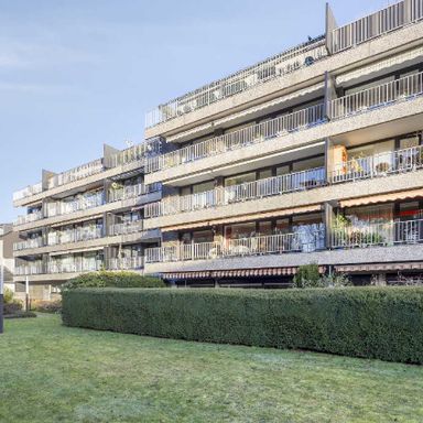 Großzügige 4-Zimmer-Stadtwohnung mit zwei Loggien und Aufzug in Ratingen-Mitte