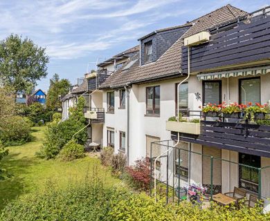 Wohlfühlwohnung in Ratingen-Ost: Helle 2-Zimmer-Wohnung mit Westbalkon und Einbauküche