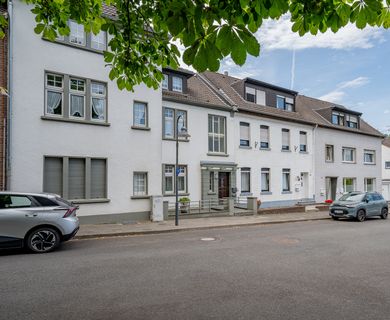 Vermietetes Zweifamilienhaus in ruhiger Lage – Substanz trifft Perspektive