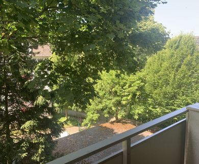 Ansprechende helle sanierte 2,5 Zimmer ETW mit großzügiger Küche im Stadtteilz. Mörsenbroich