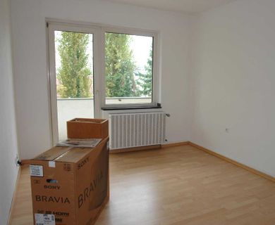 D-Flingern/Süd: 2 Zi.-Eigentumswohnung mit Balkon und Einbauküche im ersten Obergeschoss !