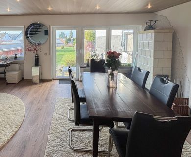 Zwei sanierte Einfamilienhäuser und Einliegerwohnung auf großem Grundstück in Weilburg-Ortsteil!