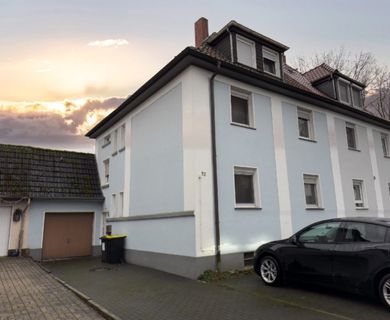 Stadtnahe Doppelhaushälfte mit 7 Zimmern, Keller, Garten und Garage