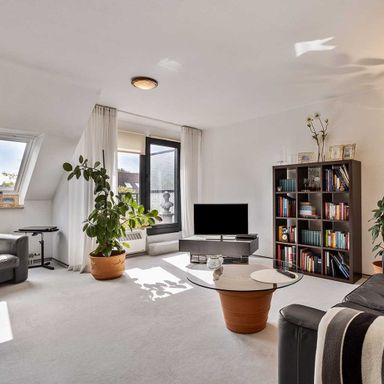 Bastbau-Wohnung in Erkrath-Hochdahl: Helle 2-Zimmer-Dachgeschosswohnung