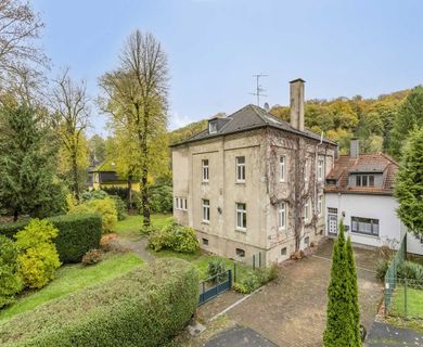 Ehemalige Direktorenvilla mit erheblichem Entwicklungspotenzial in Heiligenhaus