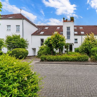 Außergewöhnliche 3 Zi.- Maisonette-Wohnung in beliebter Lage